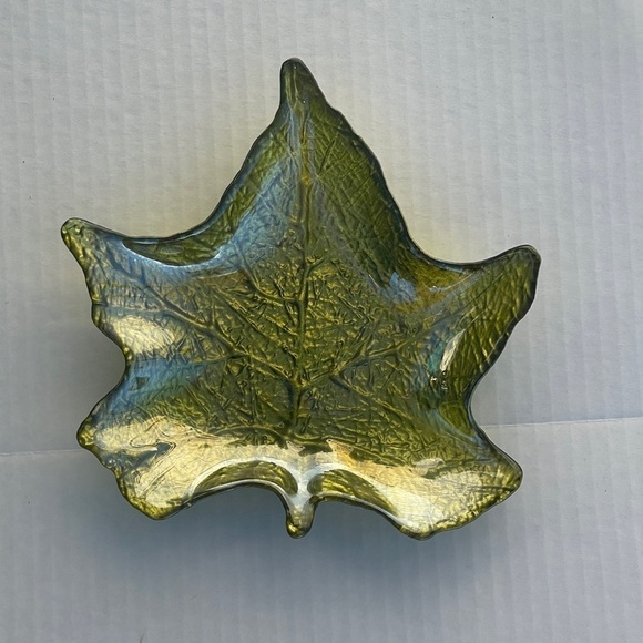 Other - VINTAGE art glass green iridescent candy, nut, snack dish leaf shaped tray